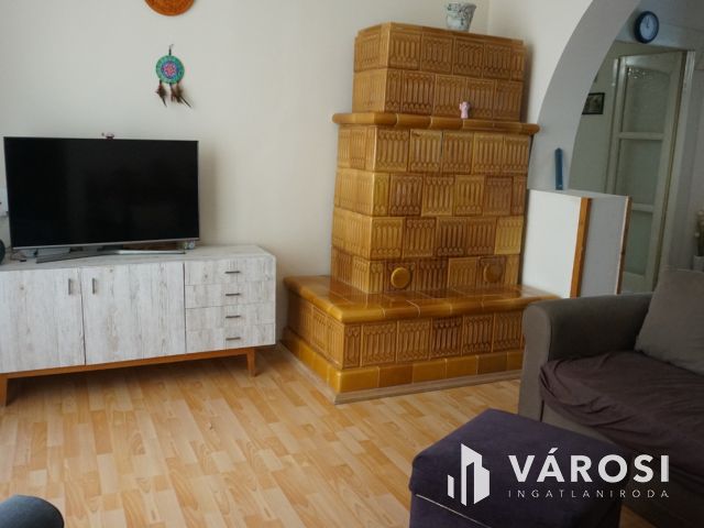 Impozáns belvárosi lakás saját kertrésszel