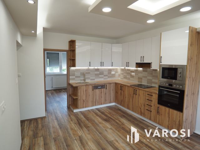 Igényesen felújított lakás a Csokonai utcában