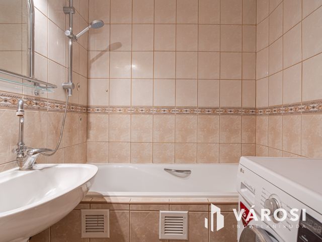 2+2 es panel lakás kiadó a Tabán utcában